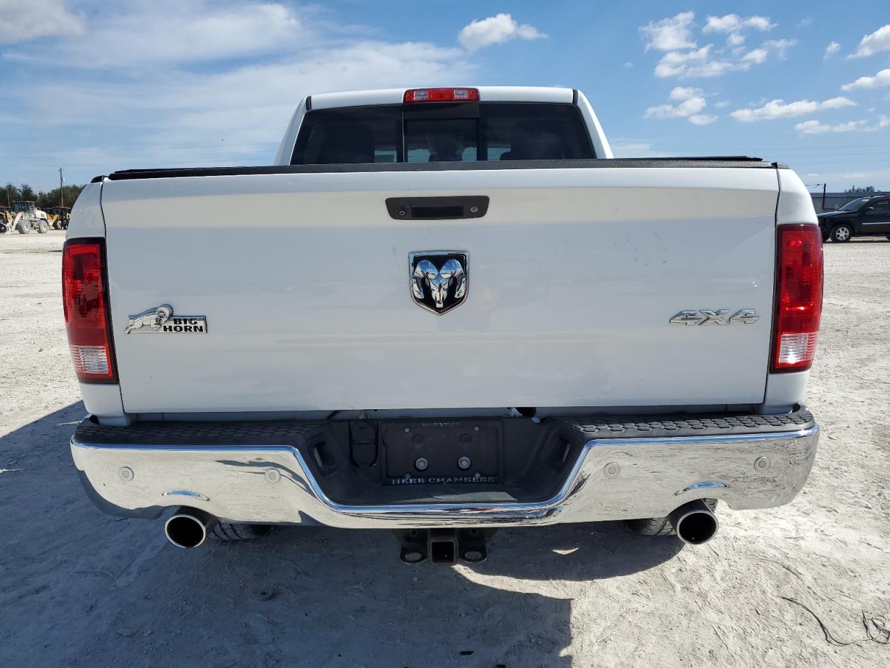 2016 RAM 1500 - Image 6