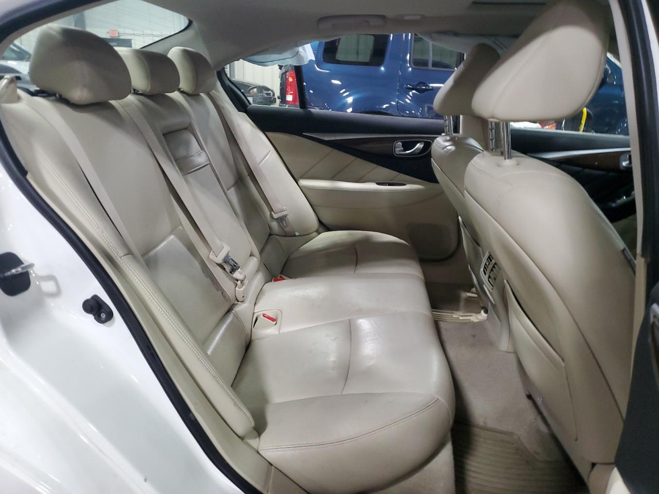 2015 Infiniti Q50 - Image 11