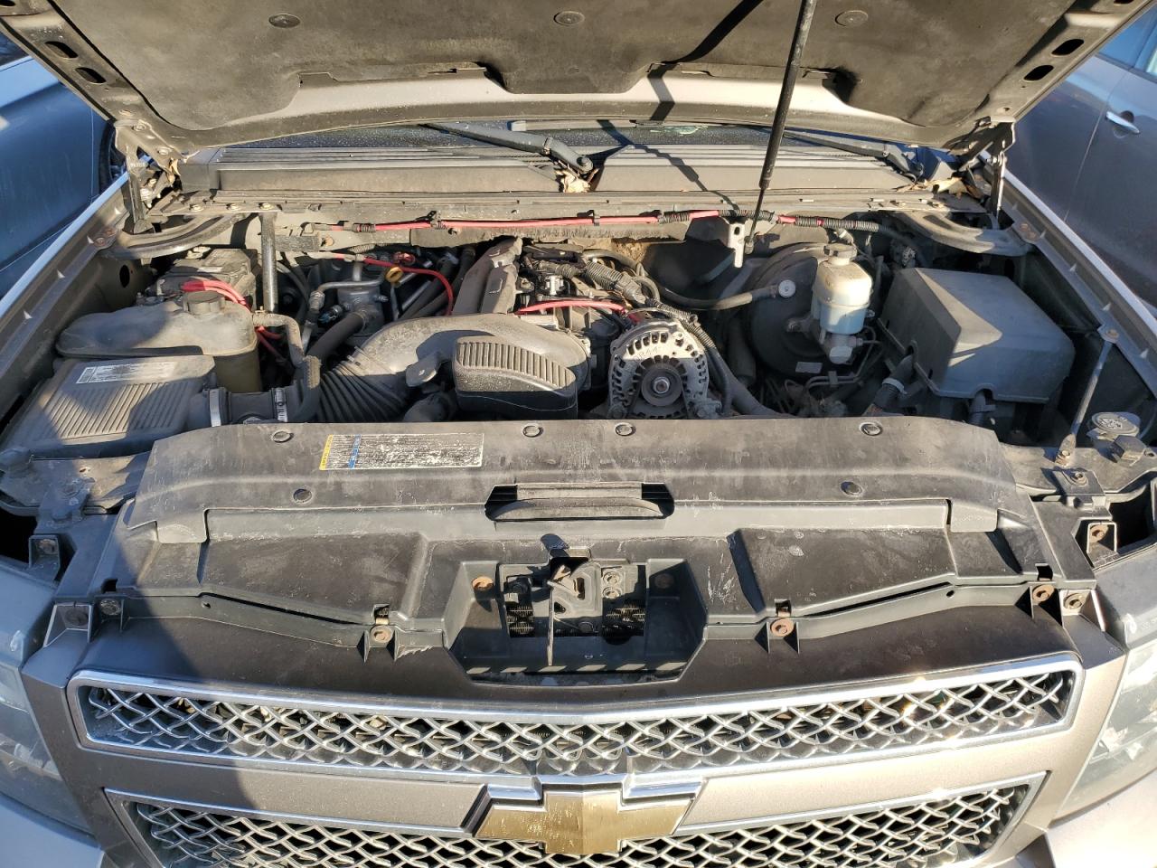 2008 Chevrolet Suburban - Image 12