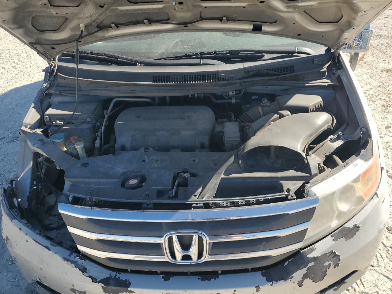 2012 Honda Odyssey - Image 14