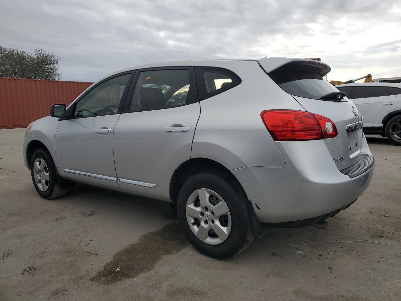 2013 Nissan Rogue - Image 2