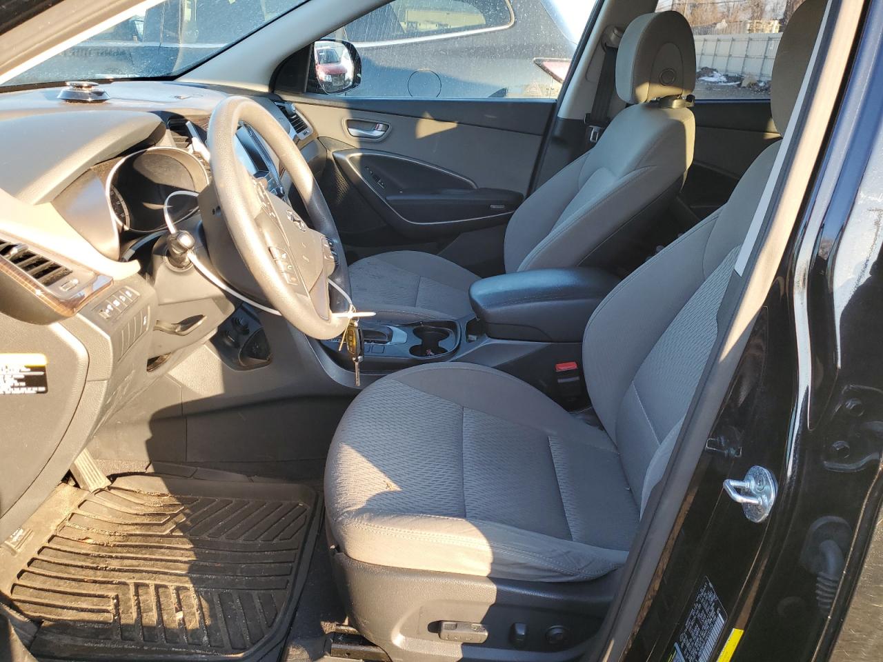 2017 Hyundai Santa Fe - Image 7