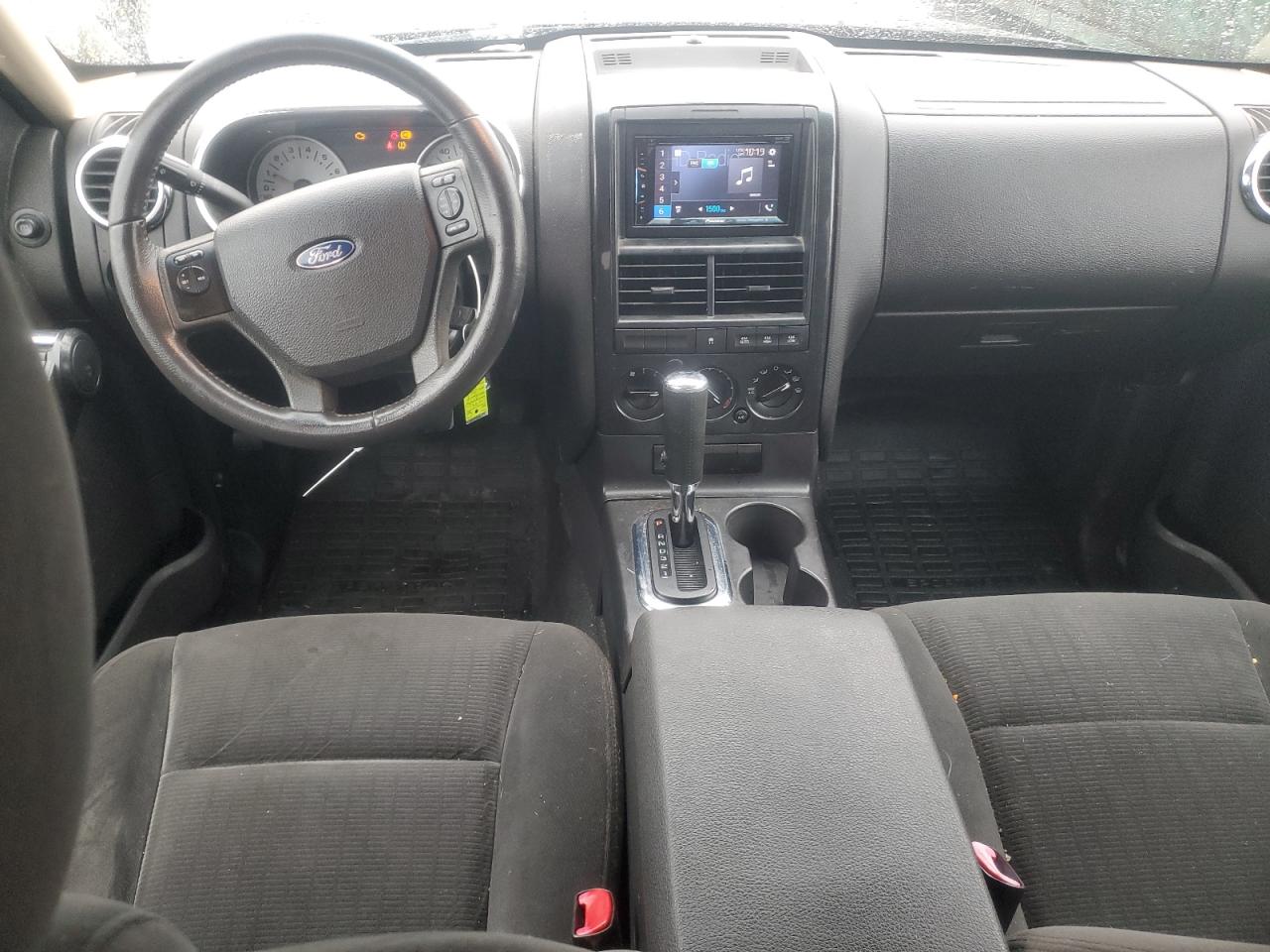 2010 Ford Explorer - Image 8
