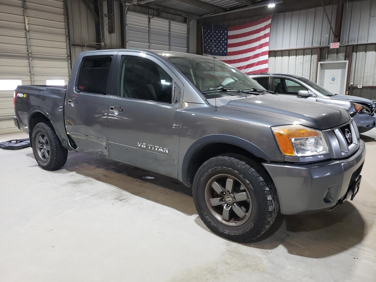 2014 Nissan Titan - Image 4