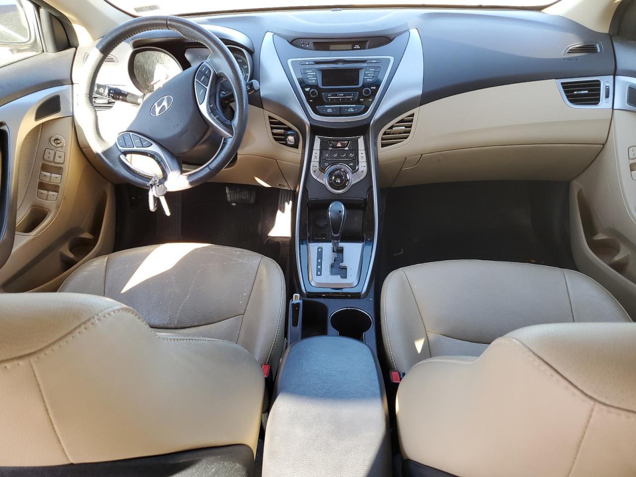 2013 Hyundai Elantra - Image 8