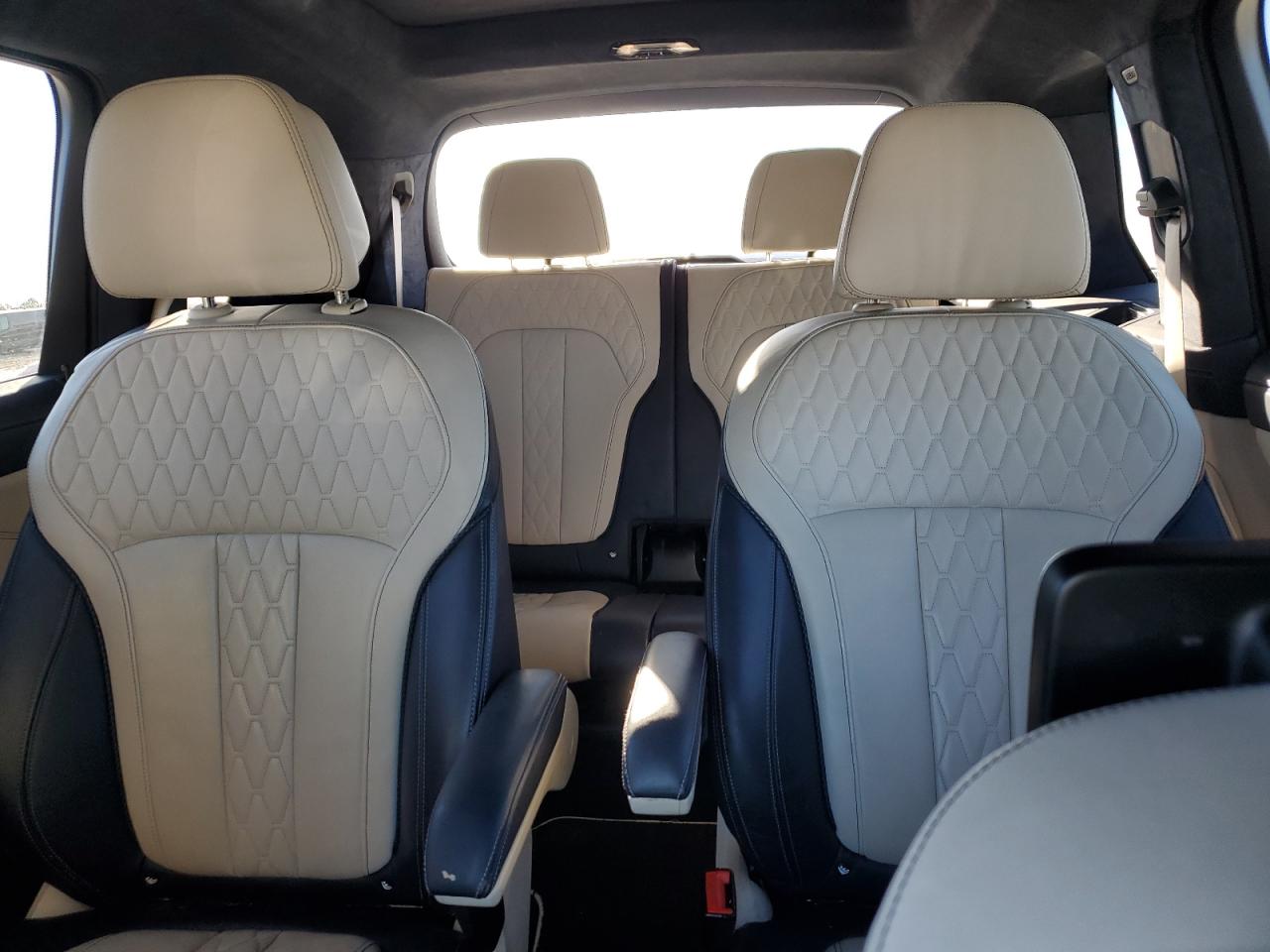 2019 BMW X7 - Image 10