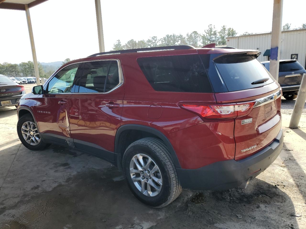 2019 Chevrolet Traverse - Image 2