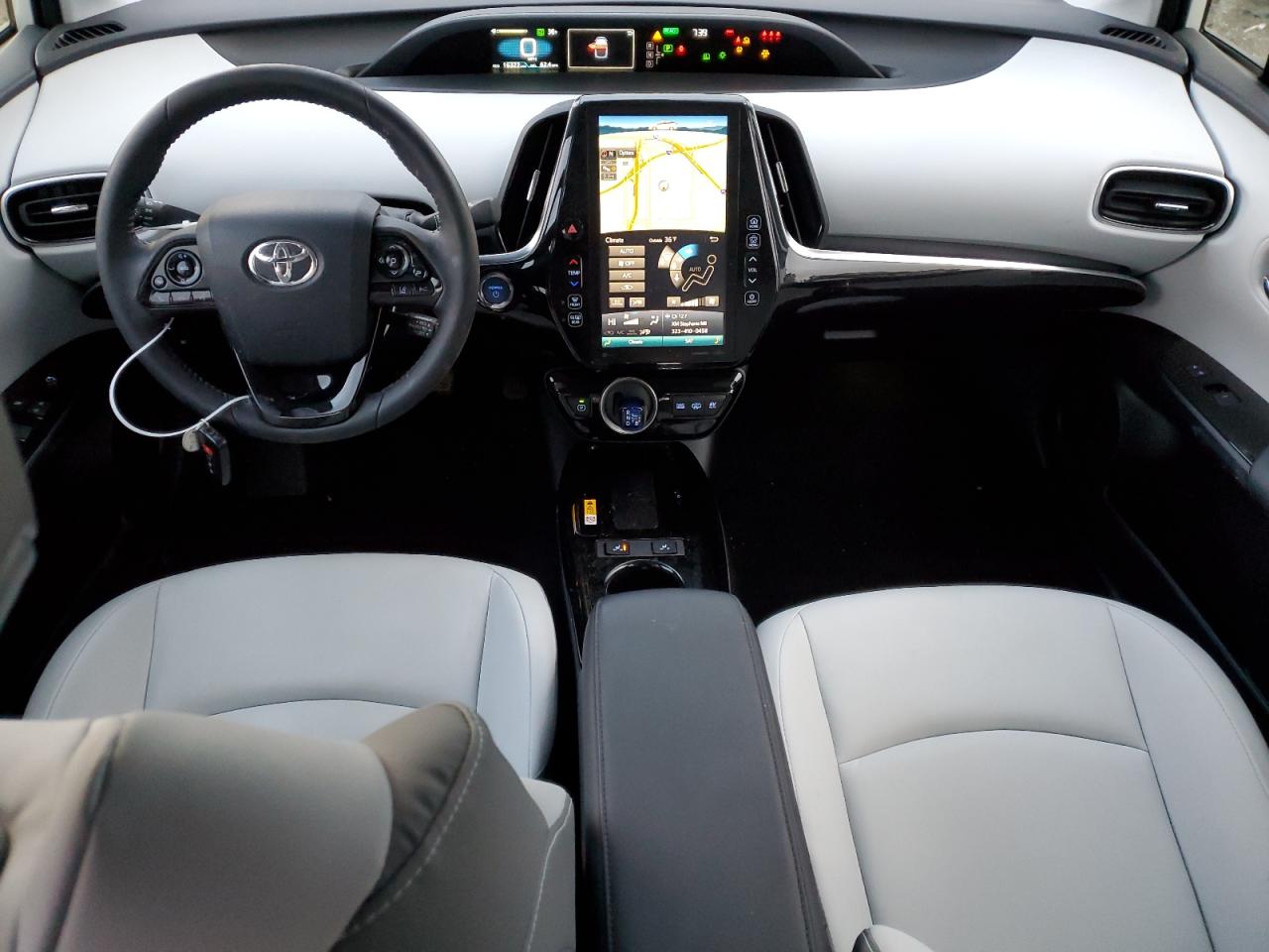 2022 Toyota Prius - Image 8