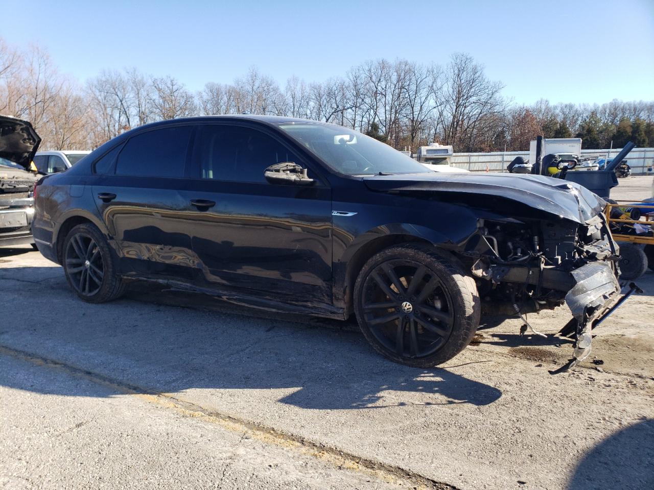 2018 Volkswagen Passat - Image 4