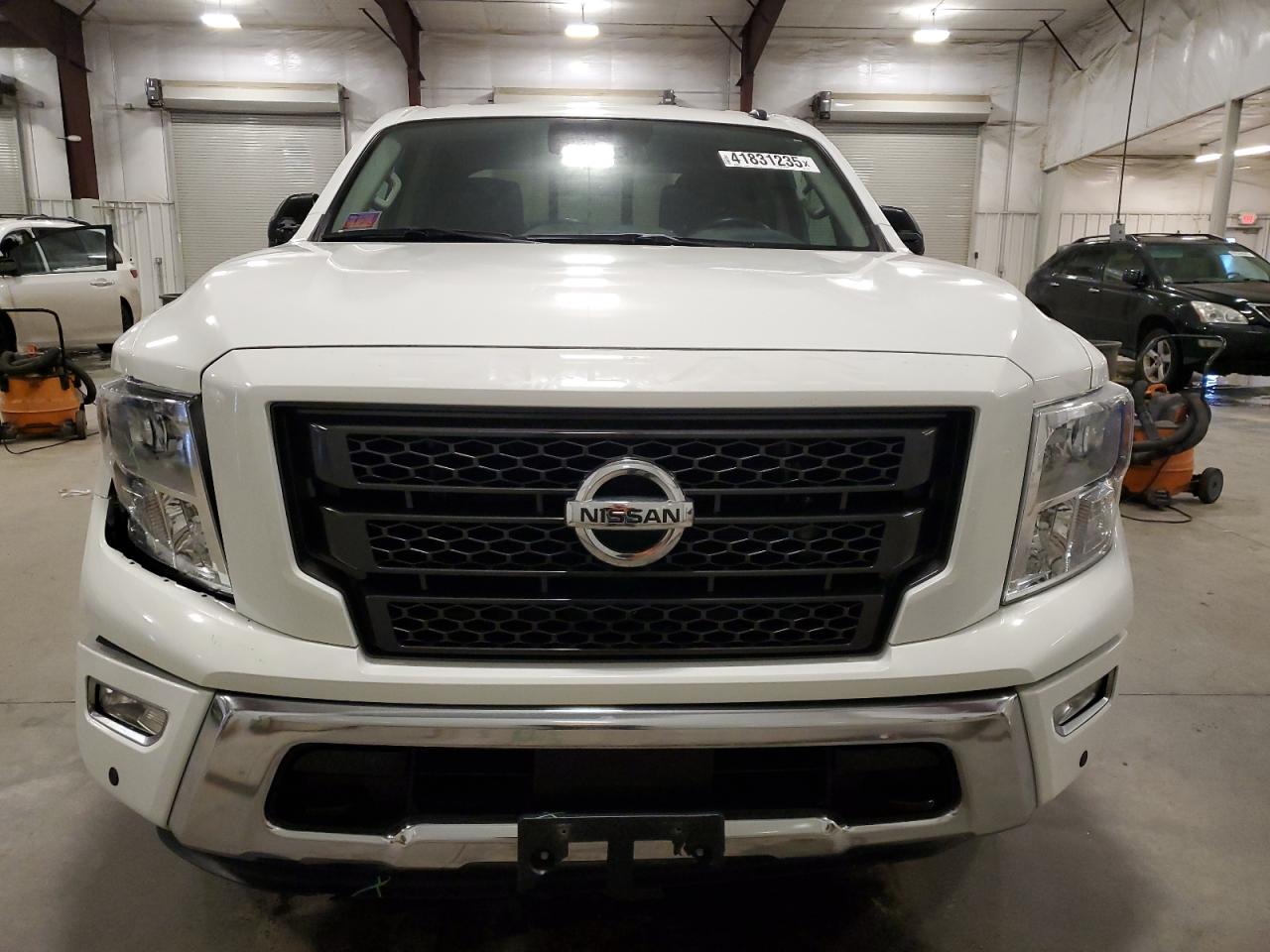 2021 Nissan Titan - Image 5