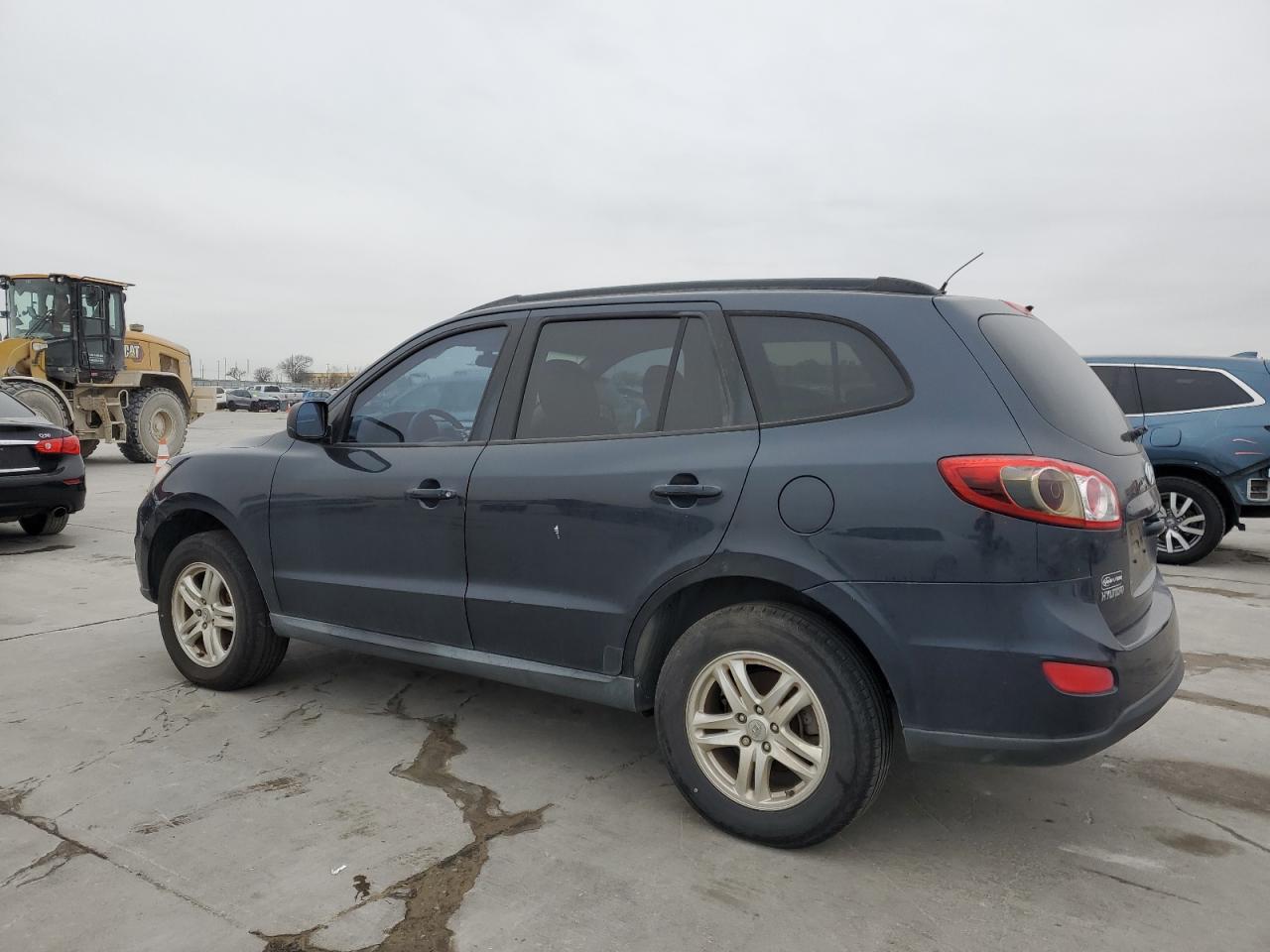 2010 Hyundai Santa Fe - Image 2