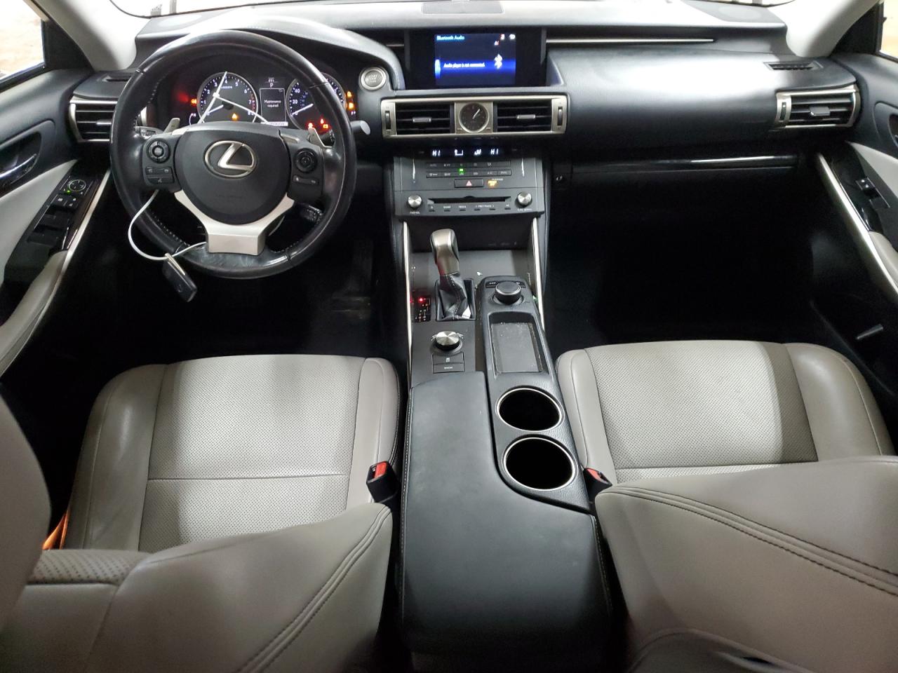 2015 Lexus IS - Image 8