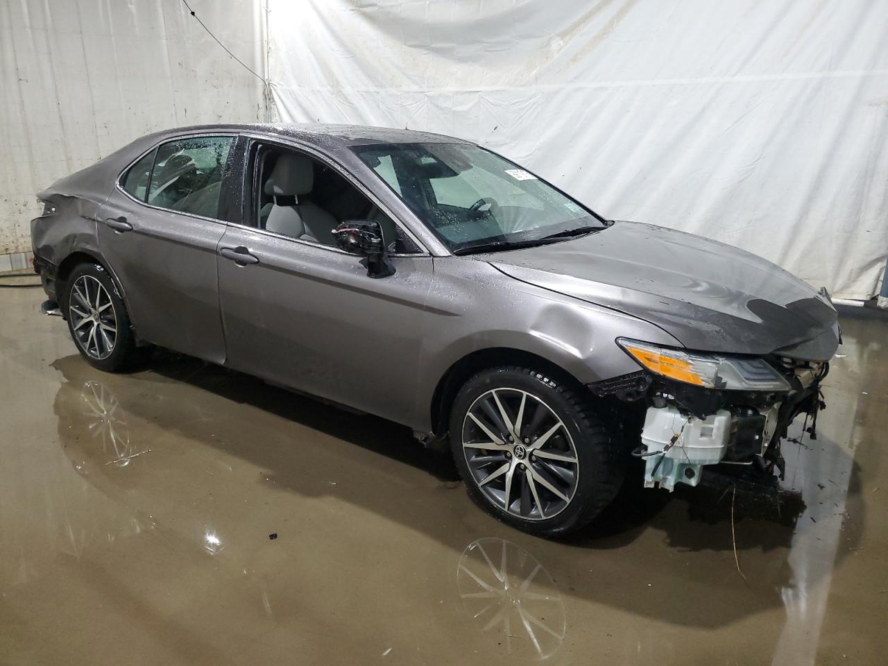 2022 Toyota Camry - Image 4