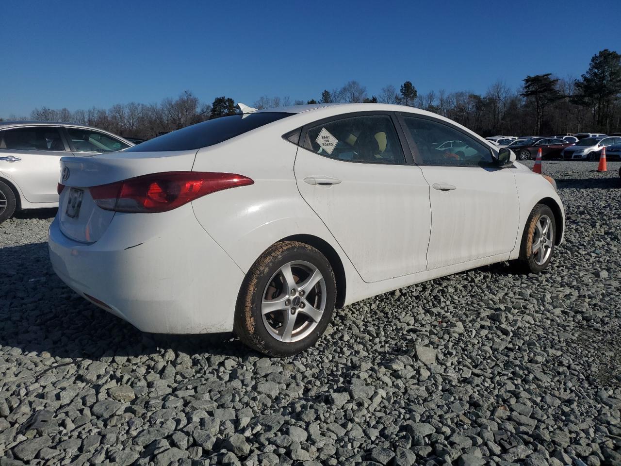 2012 Hyundai Elantra - Image 3