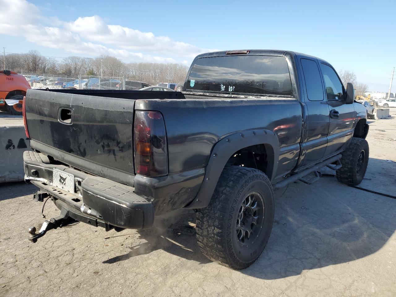 2003 GMC Sierra - Image 3