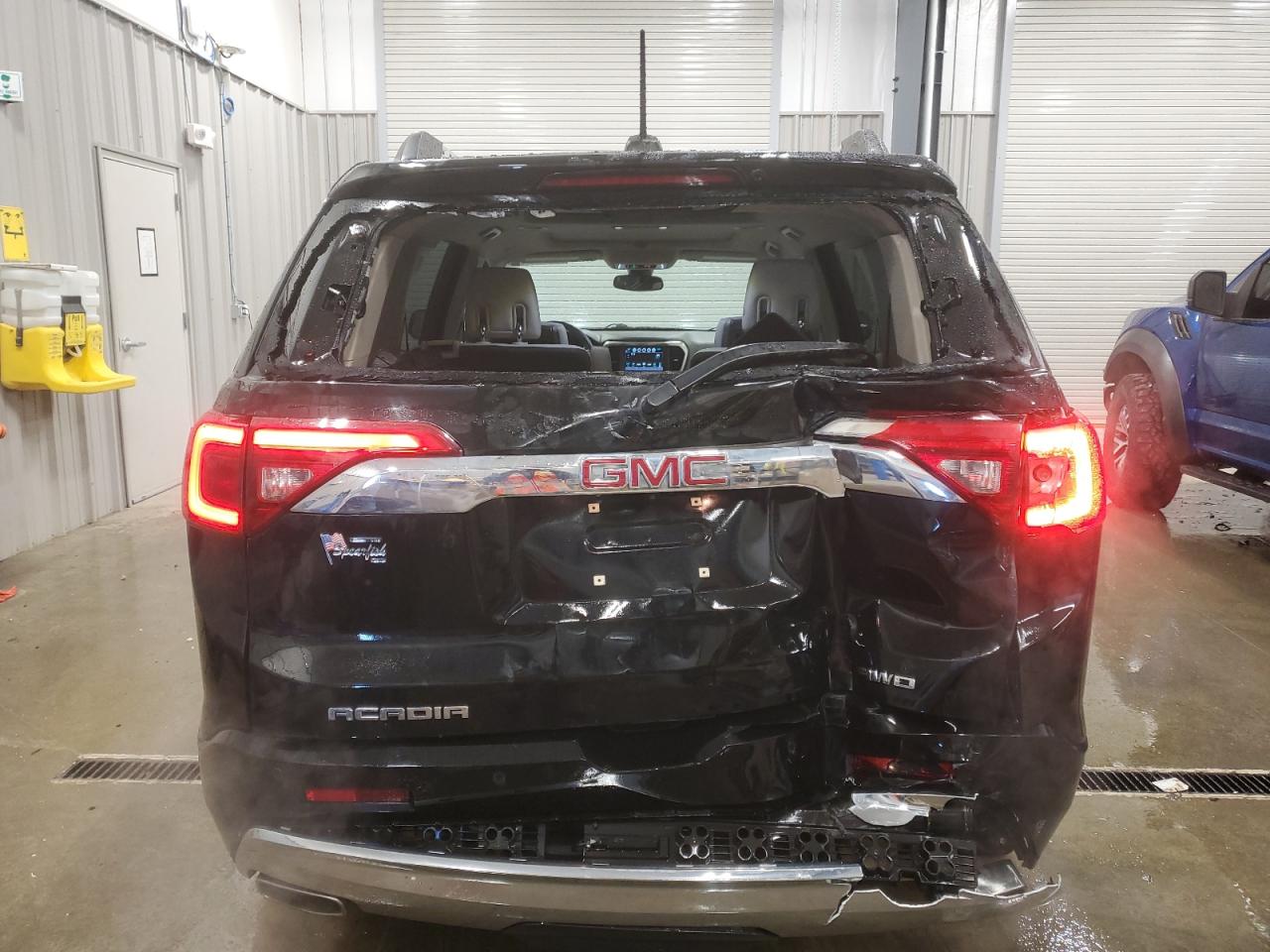 2018 GMC Acadia - Image 6