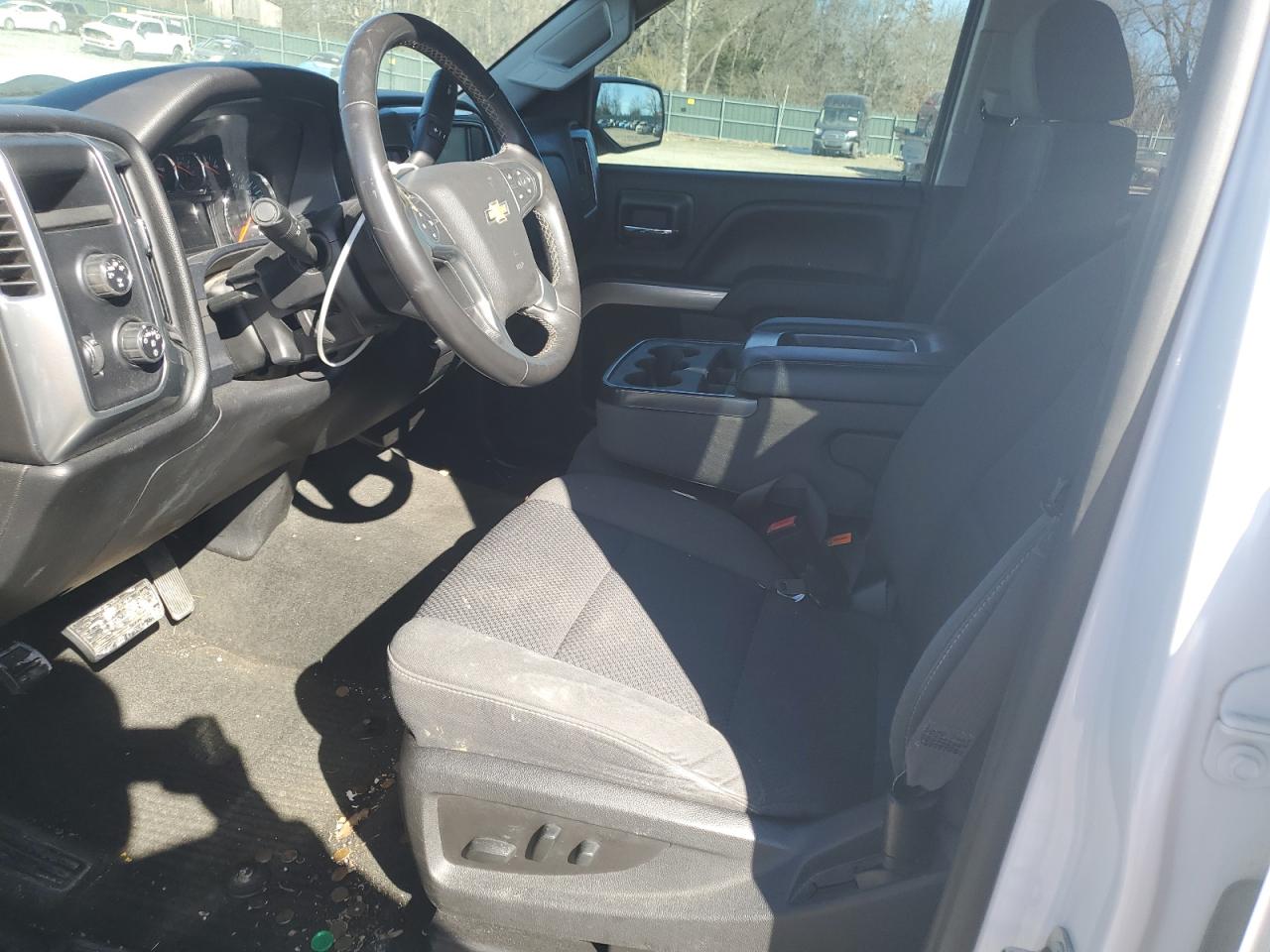 2016 Chevrolet Silverado - Image 7