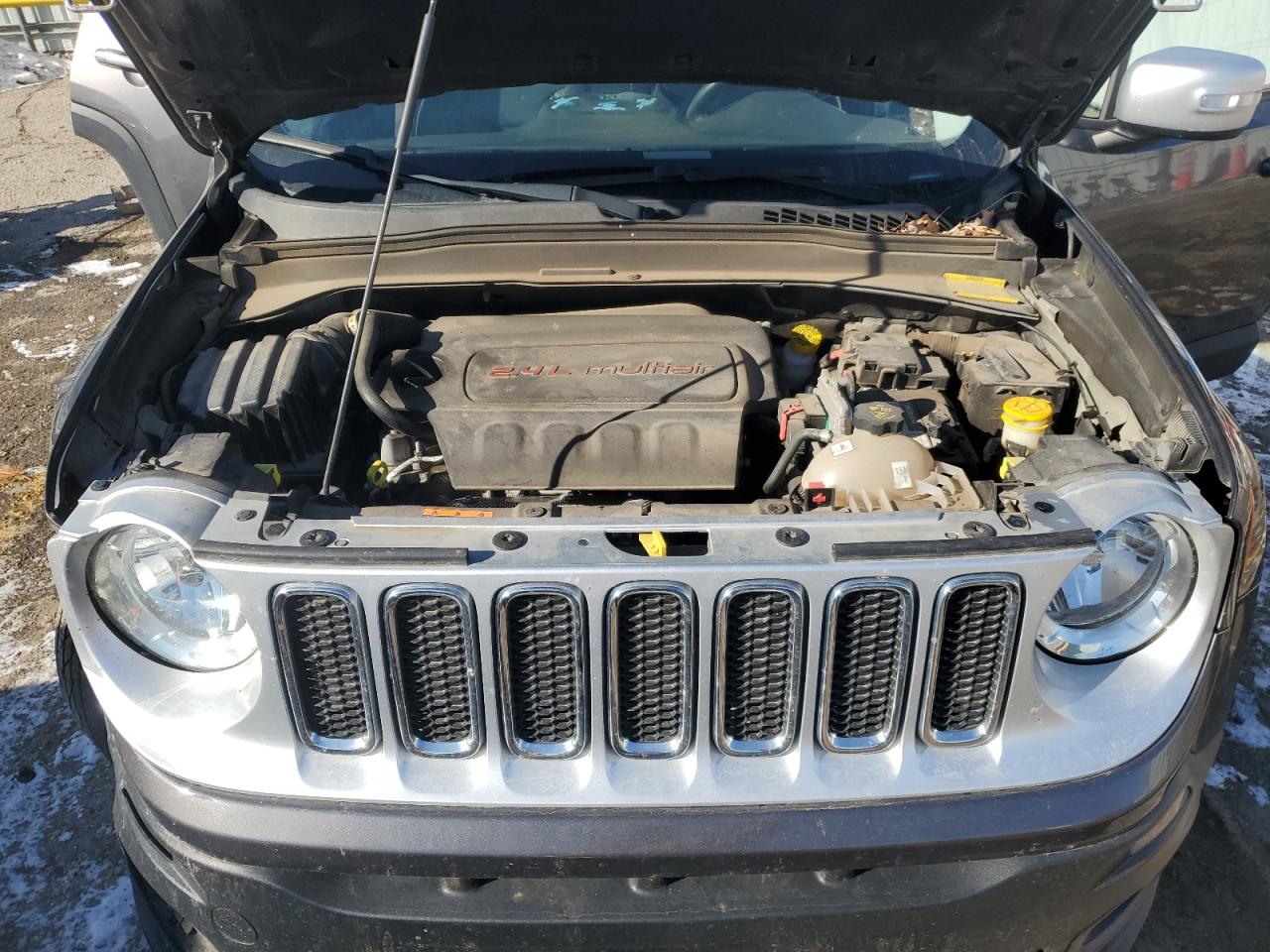 2016 Jeep Renegade - Image 11