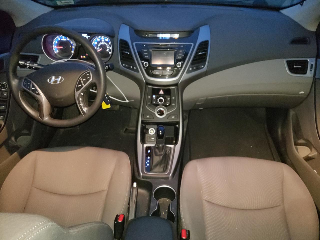 2014 Hyundai Elantra - Image 8