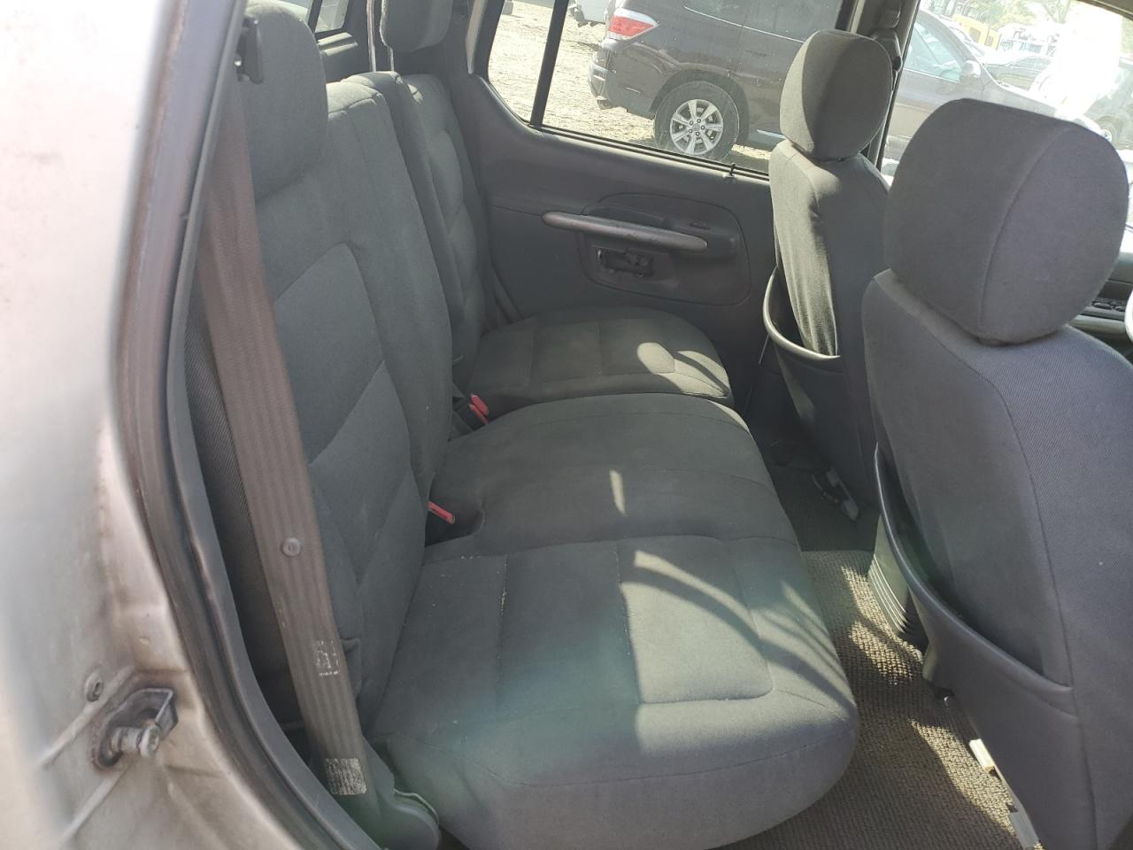 2002 Ford Explorer - Image 10