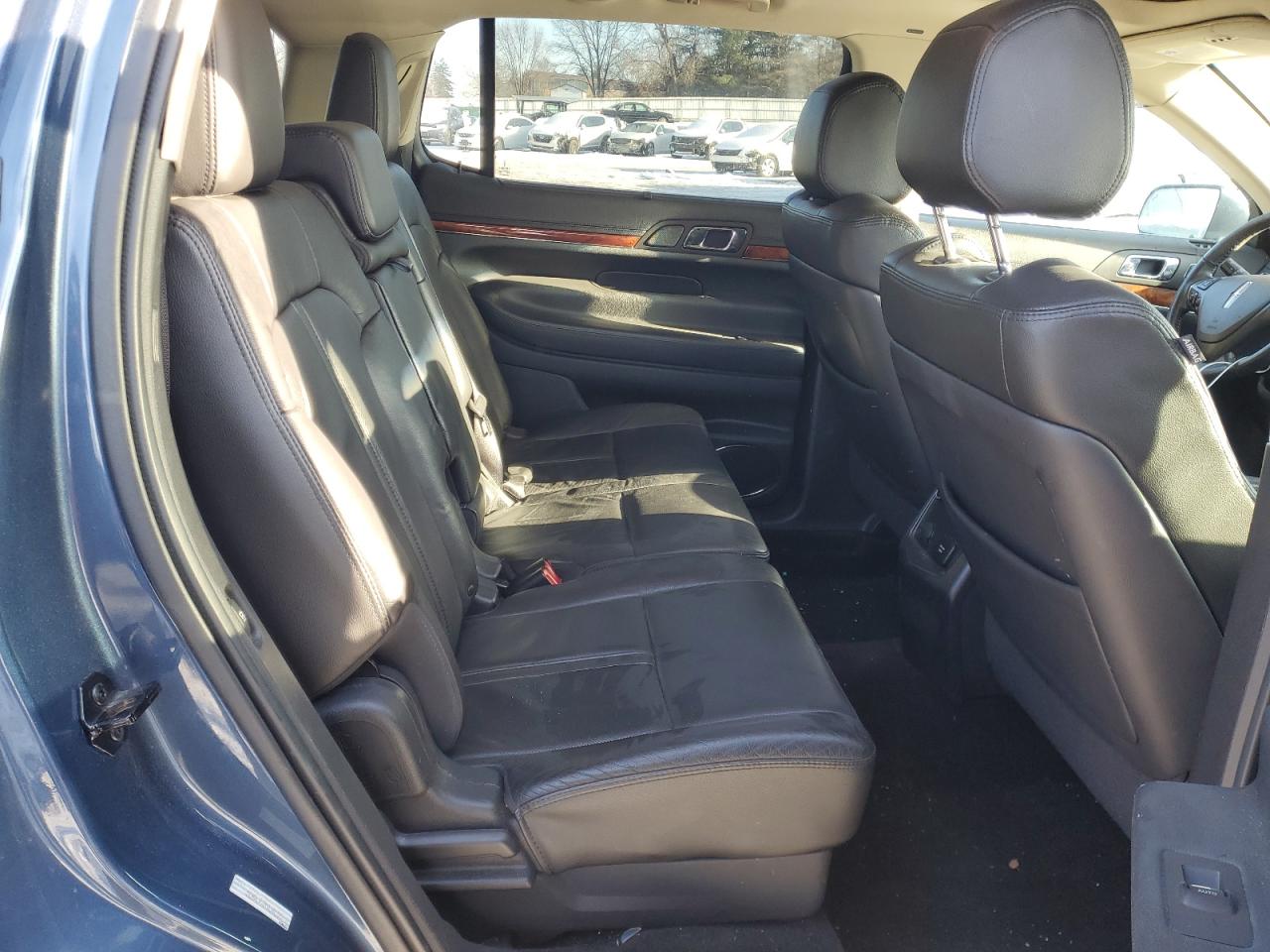2018 Lincoln MKT - Image 11