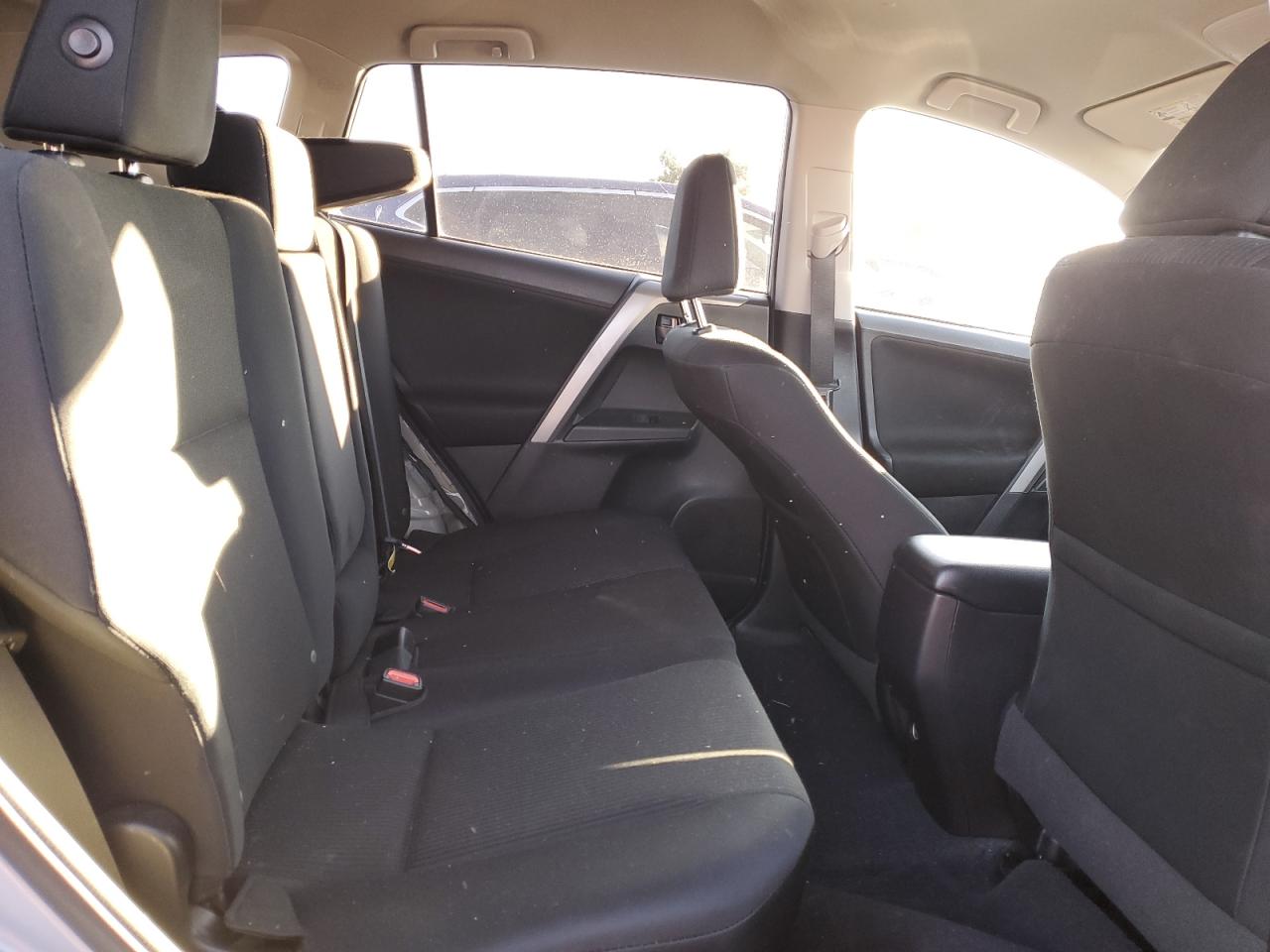 2017 Toyota RAV 4 - Image 11