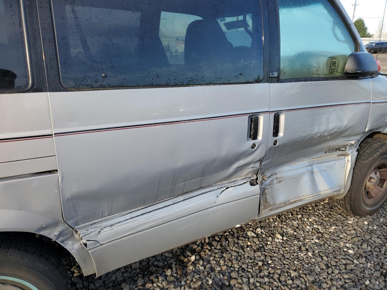 1999 Chevrolet Astro - Image 11