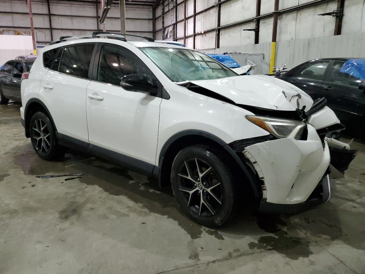 2016 Toyota RAV 4 - Image 4