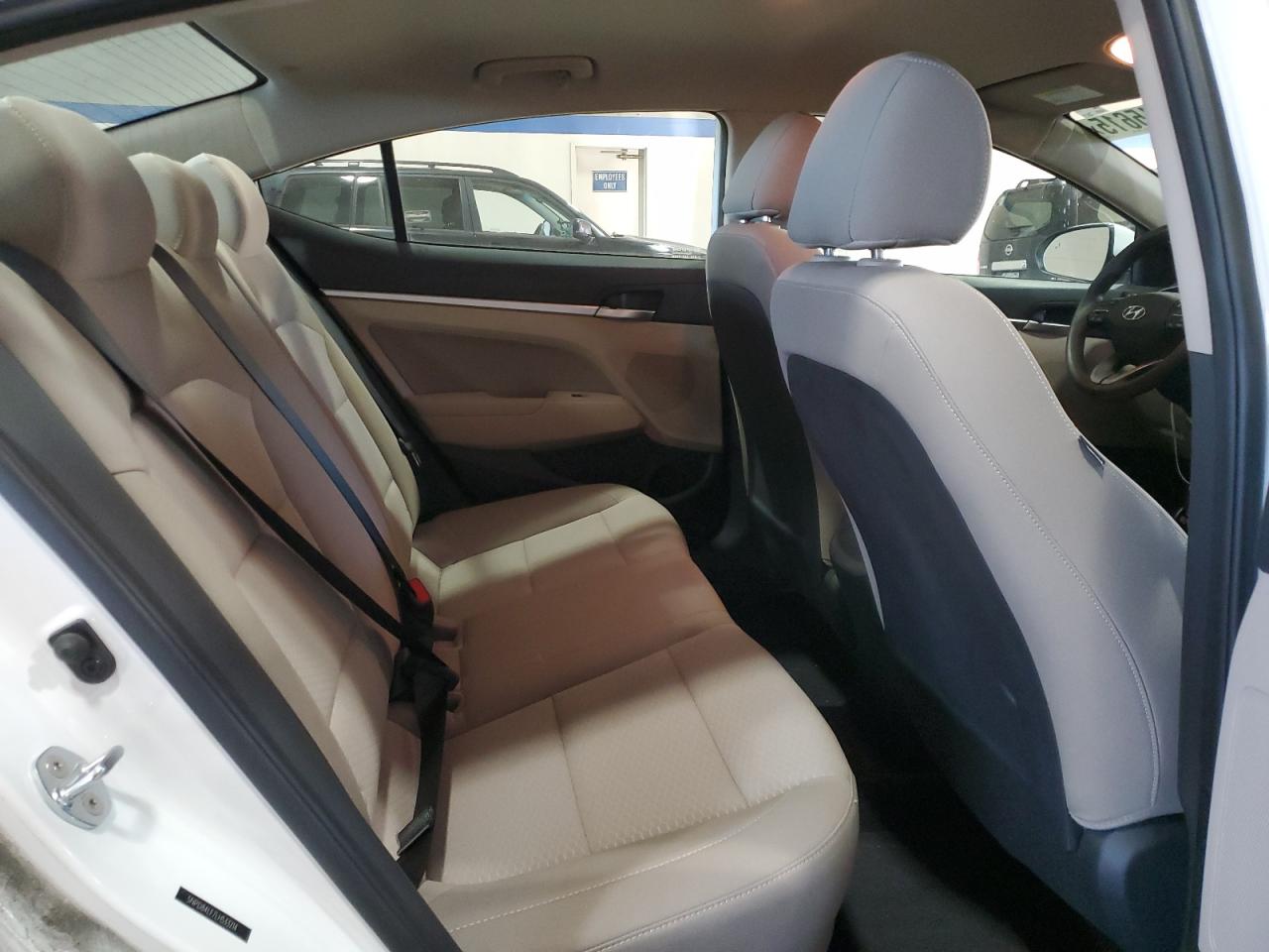 2020 Hyundai Elantra - Image 10