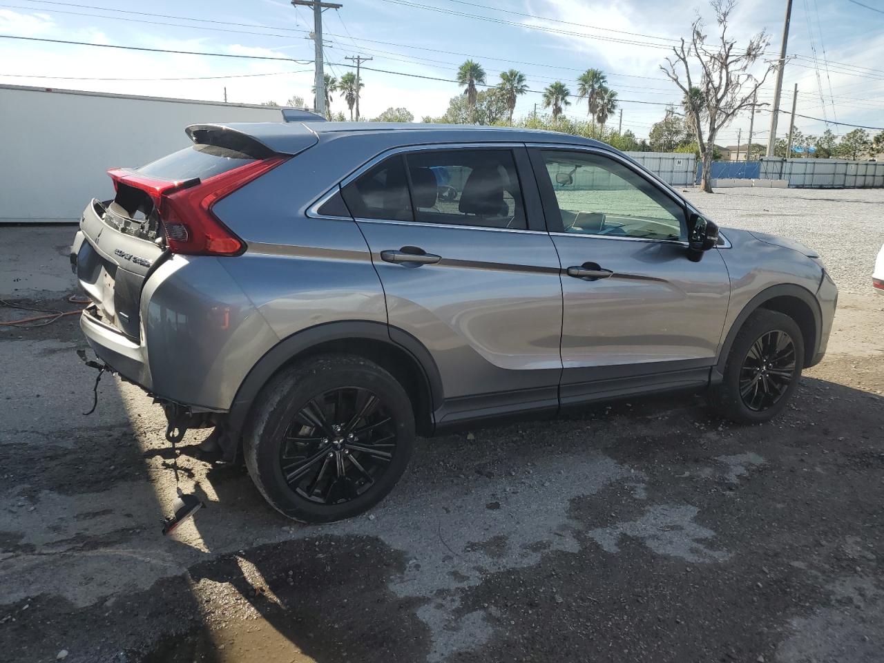 2019 Mitsubishi Eclipse - Image 3