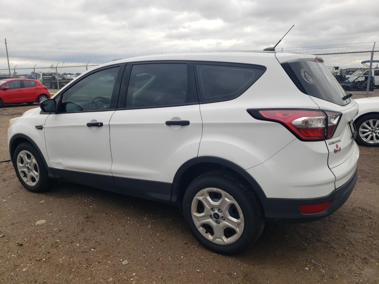 VIN 1FMCU0F7XHUE35128 2017 FORD ESCAPE no.2