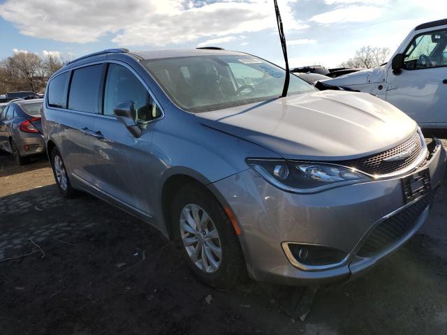  CHRYSLER PACIFICA 2018 Сріблястий