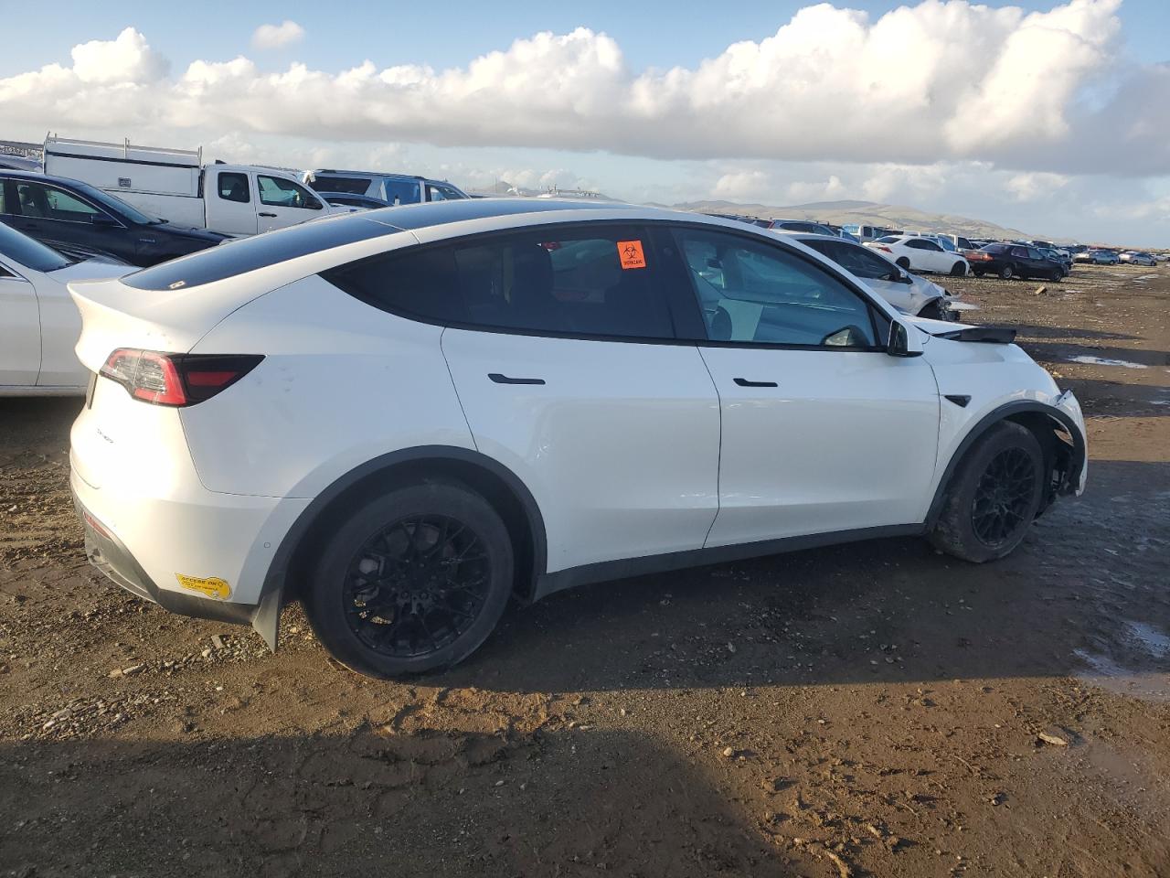 VIN 7SAYGDEE8NF362793 2022 TESLA MODEL Y no.3