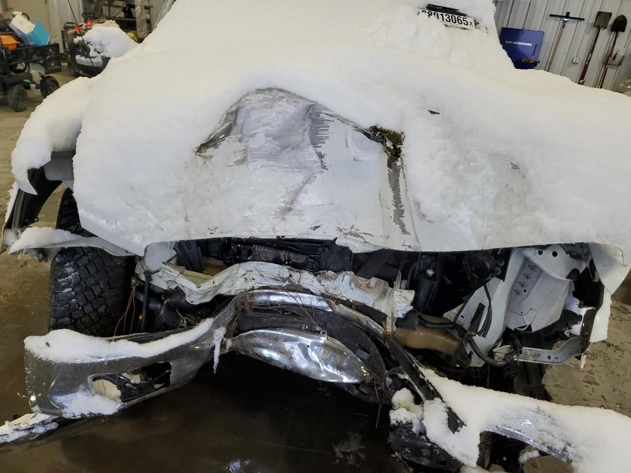 2017 Nissan Titan - Image 12