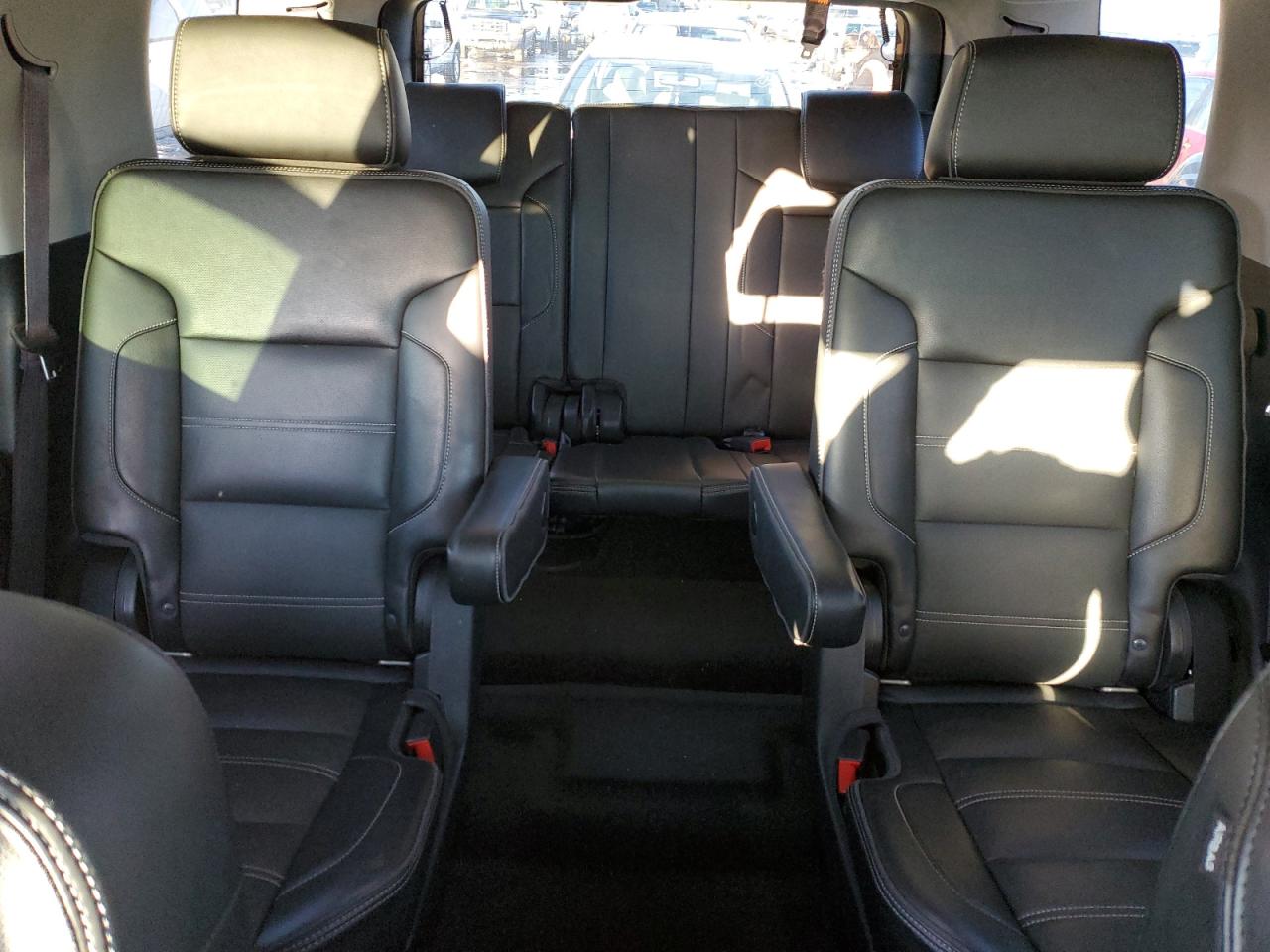 2016 GMC Yukon - Image 10