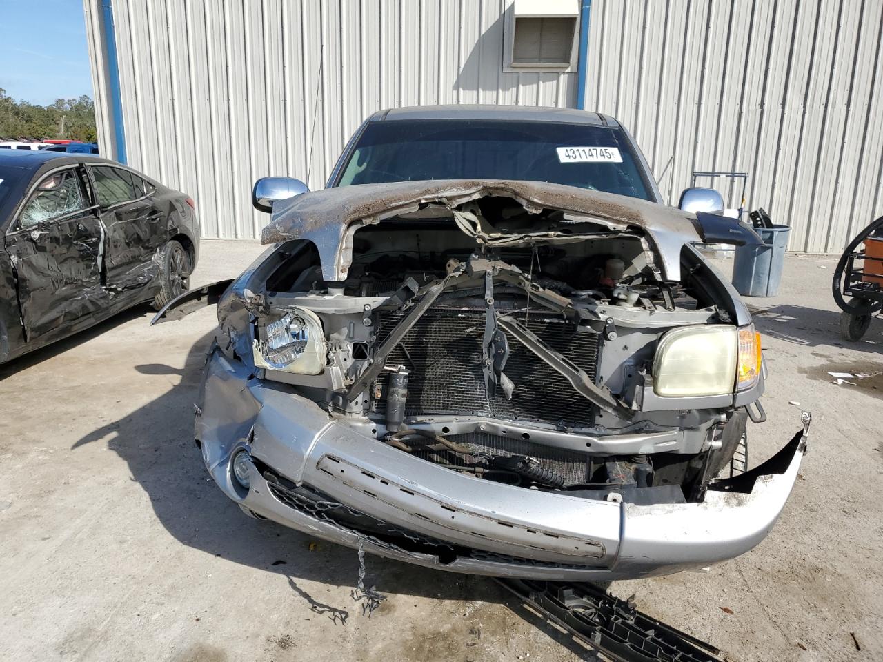2004 Toyota Tundra - Image 5