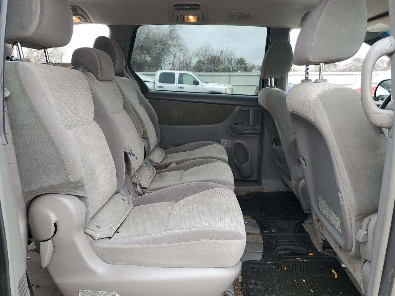 2009 Toyota Sienna - Image 12