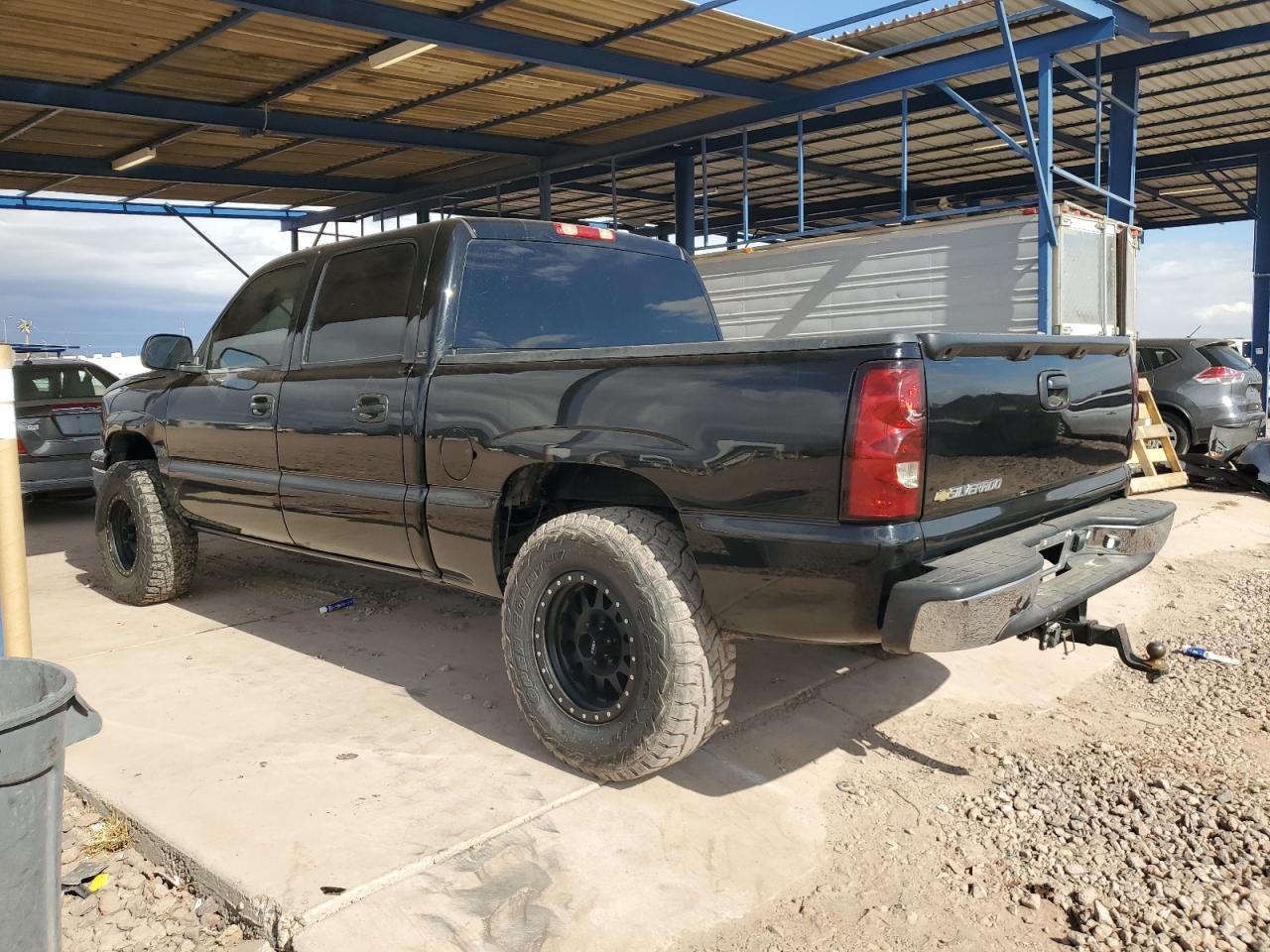 2006 Chevrolet Silverado - Image 2