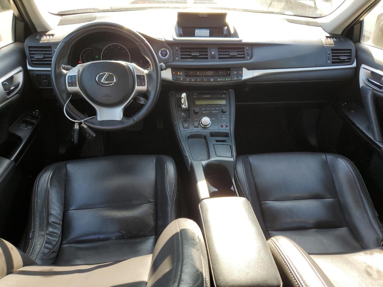 2012 Lexus CT - Image 8