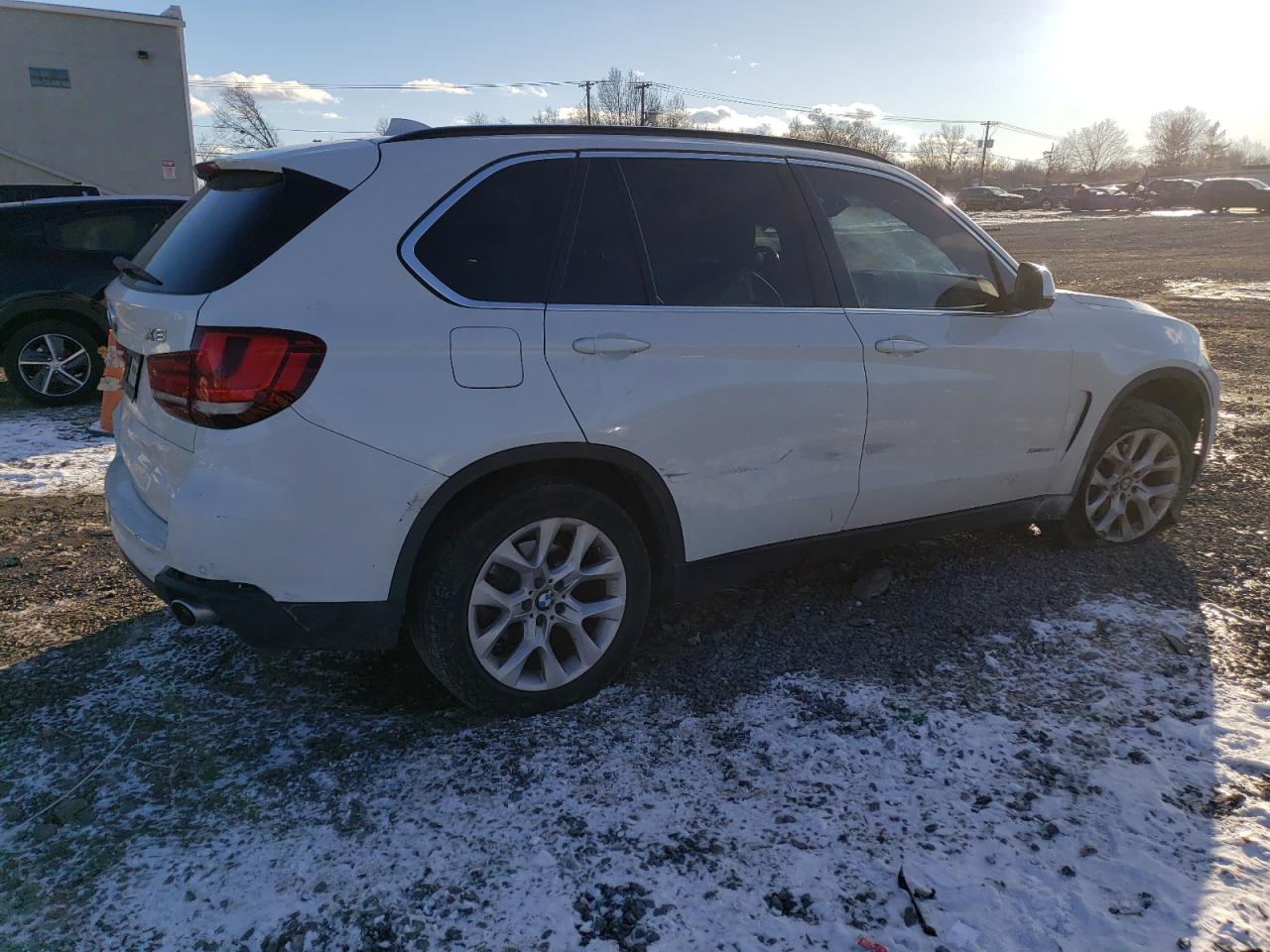 VIN 5UXKR0C5XG0P19173 2016 BMW X5 no.3