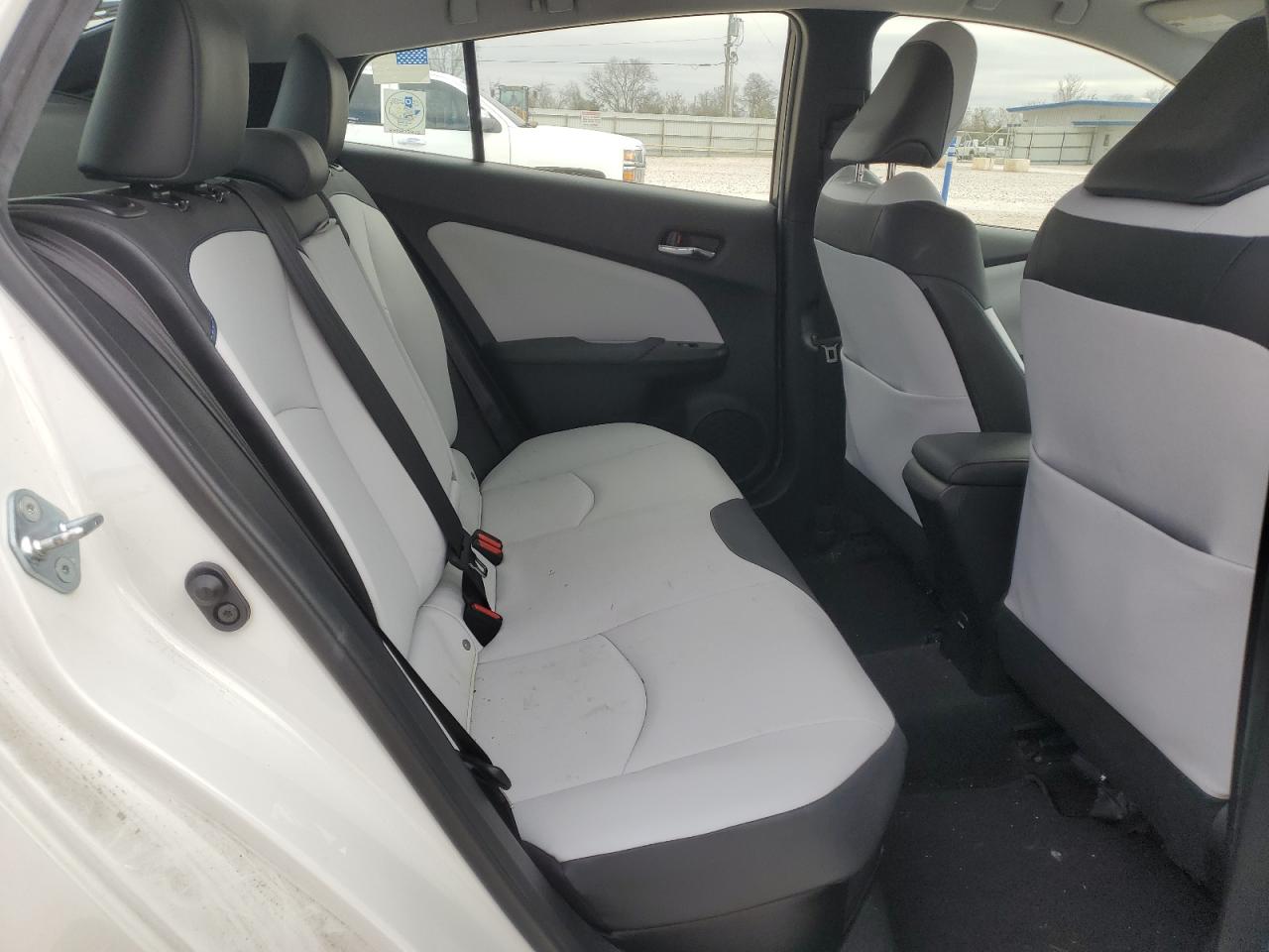 2016 Toyota Prius - Image 10