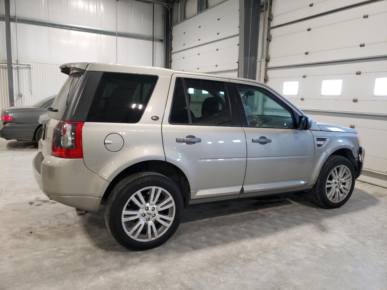 2010 Land Rover LR2 - Image 3