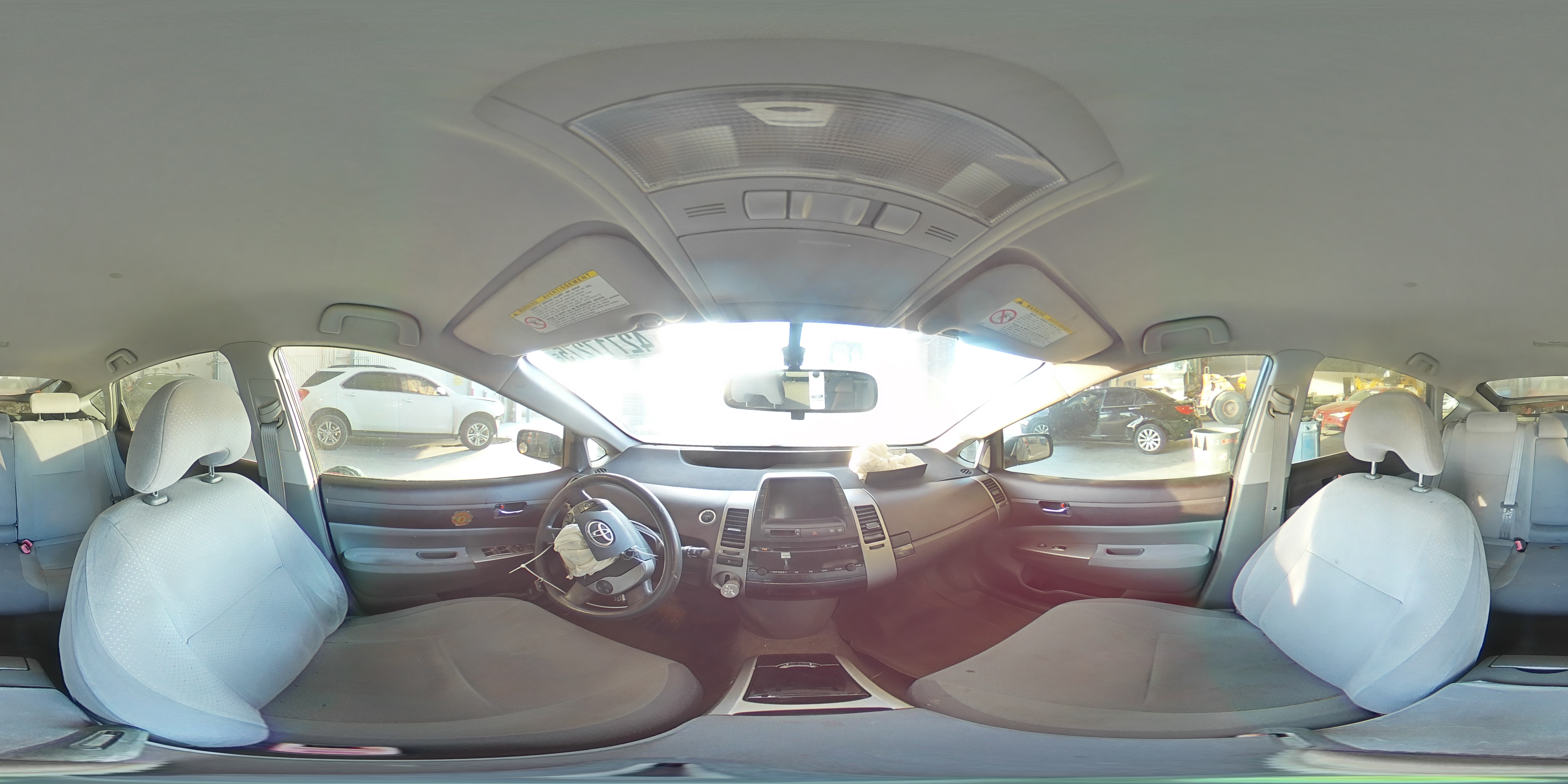 2005 Toyota Prius - Image 13