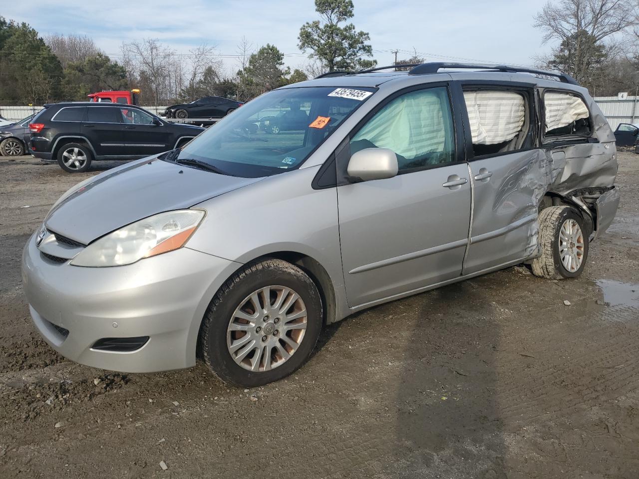 2009 Toyota Sienna Xle იყიდება Hampton-ში, VA - Side
