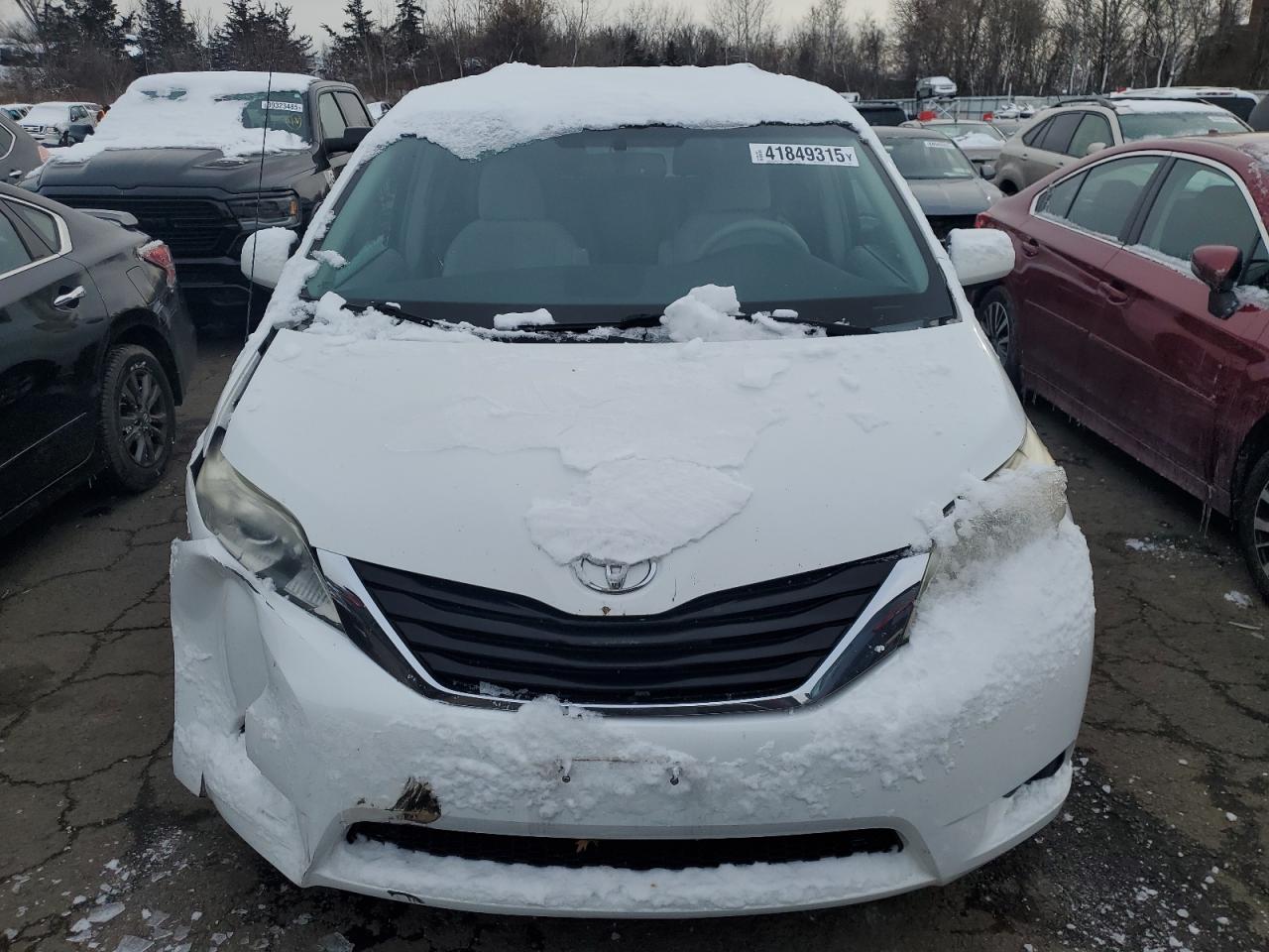 2013 Toyota Sienna - Image 5