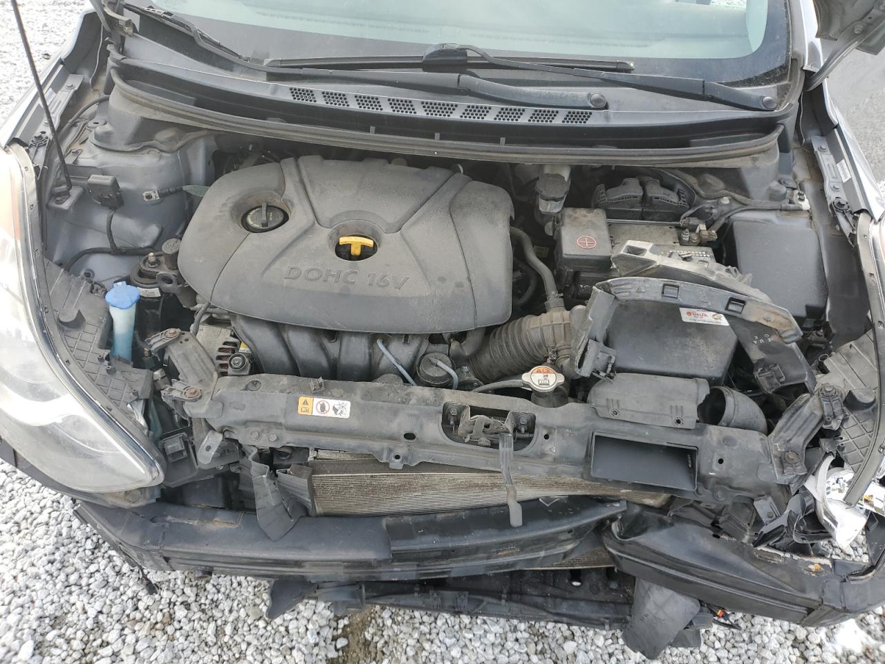 2013 Hyundai Elantra - Image 13