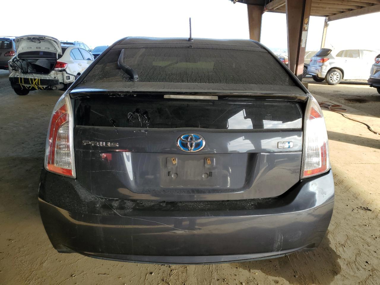 2014 Toyota Prius - Image 6