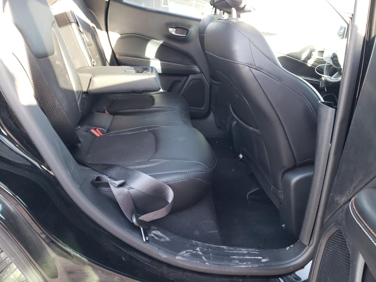 2017 Jeep Compass - Image 11