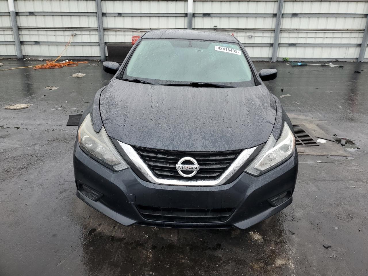 2017 Nissan Altima - Image 5
