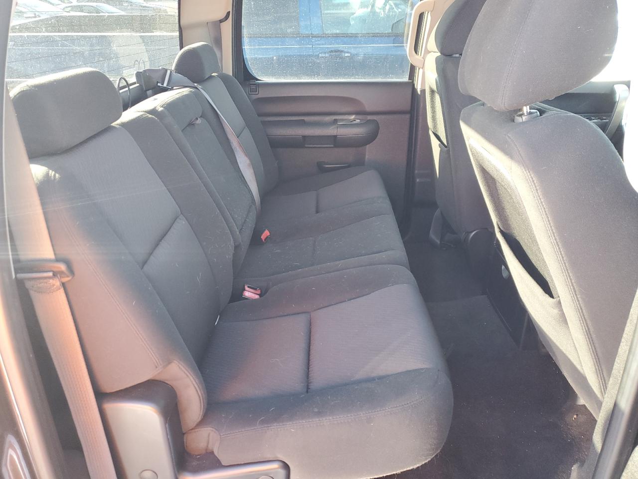 2011 GMC Sierra - Image 10